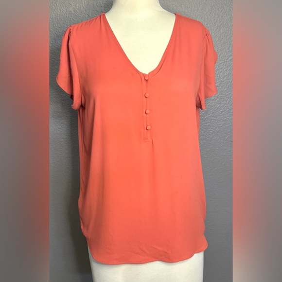 LOFT Women's Medium Coral/Orange Short Sleeve V-Neck Blouse Buttoned Relaxed - Picture 3 of 8